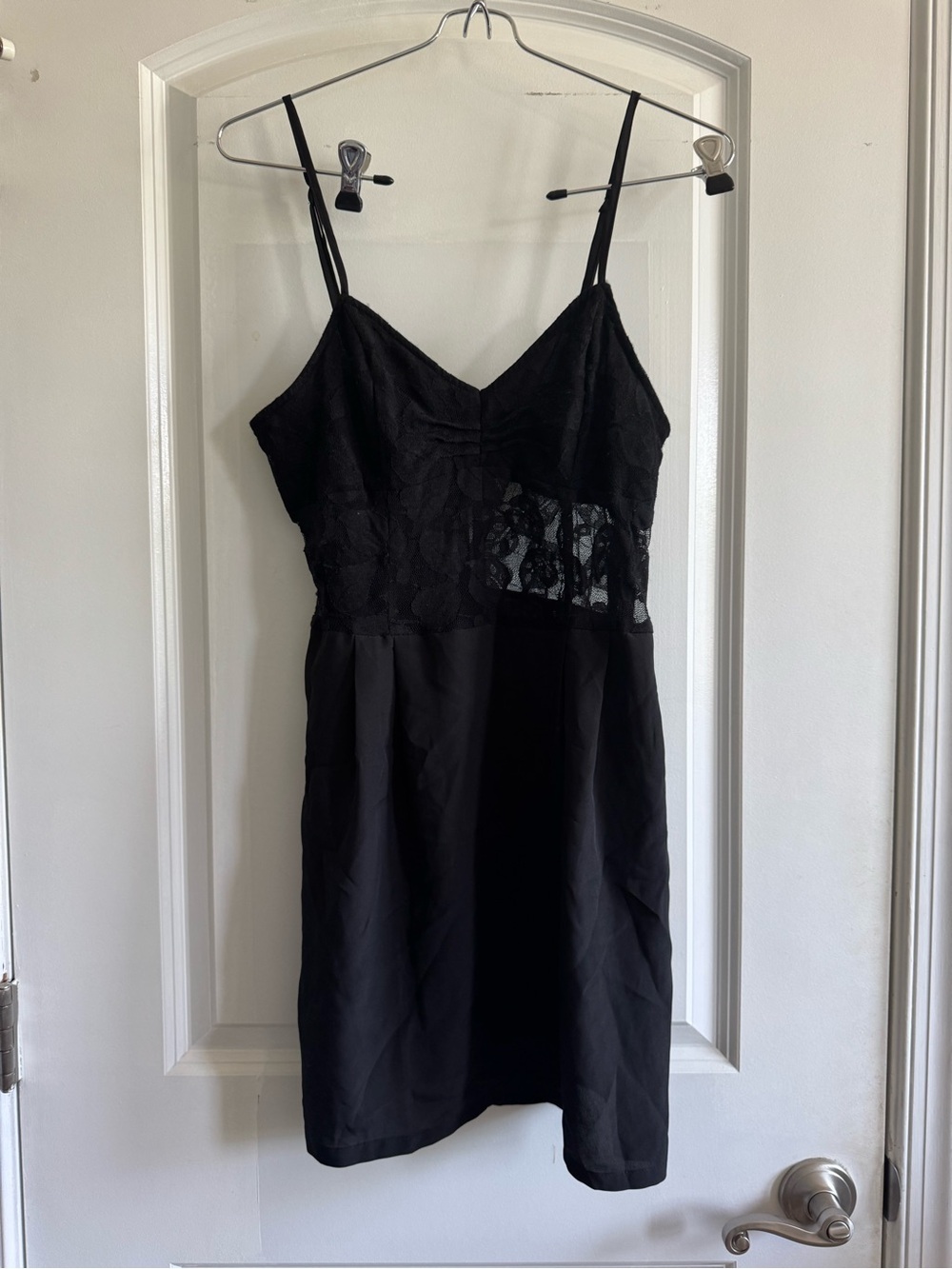 Silence + Noise | Black Lace V Neck Camisole Cocktail Mini Dress Size Medium